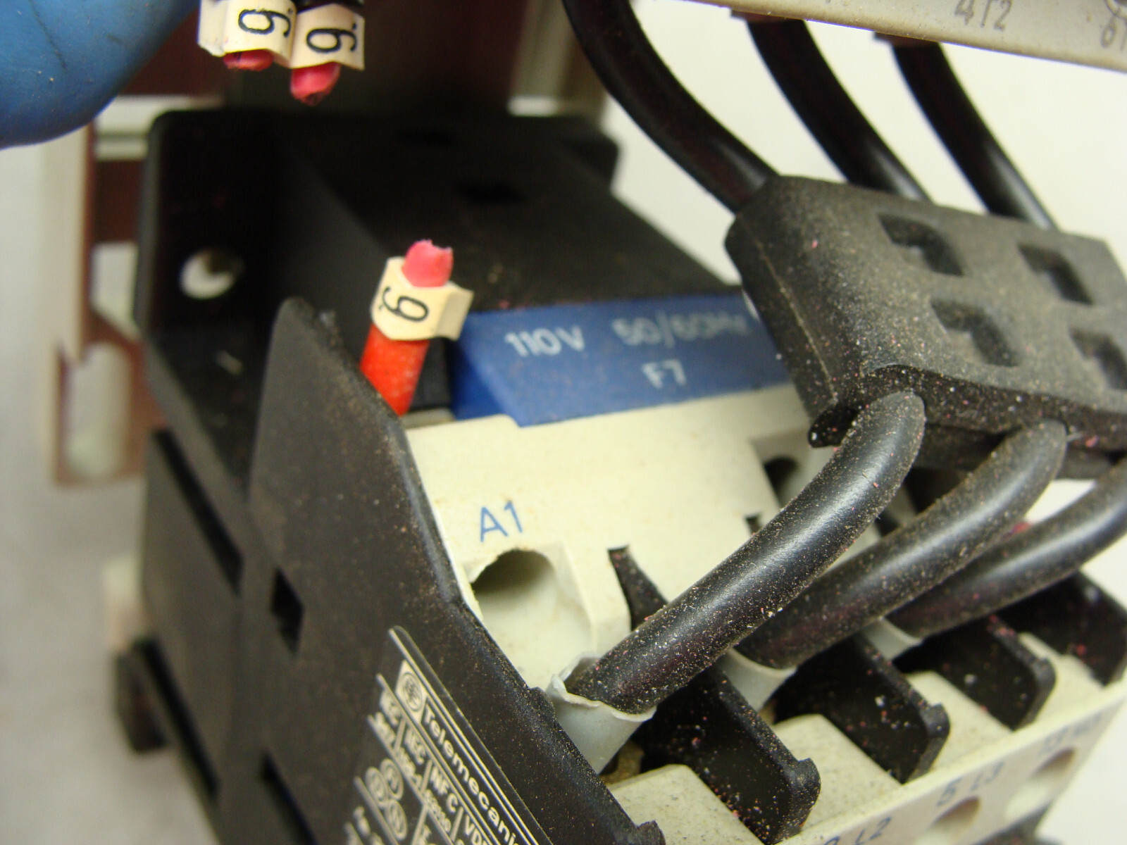 LOT OF 2 TELEMECANIQUE CIRCUIT BREAKER GV2-RS06 W/AUX CONTACTS LC1D0910 GV2-AN11
