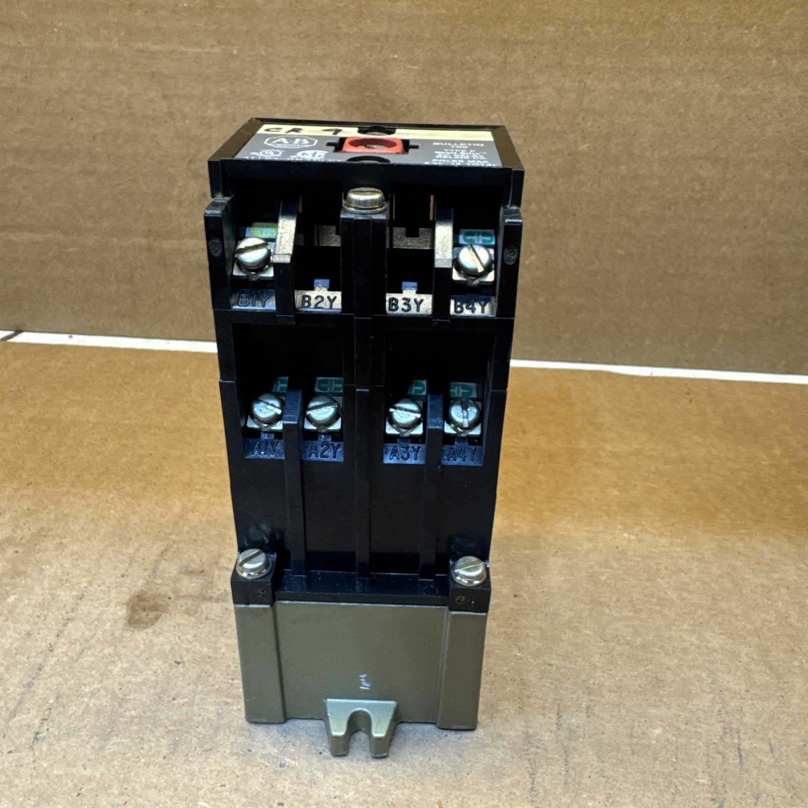 ALLEN-BRADLEY 700-P600A1 SER.A NSNB – CONTACTOR