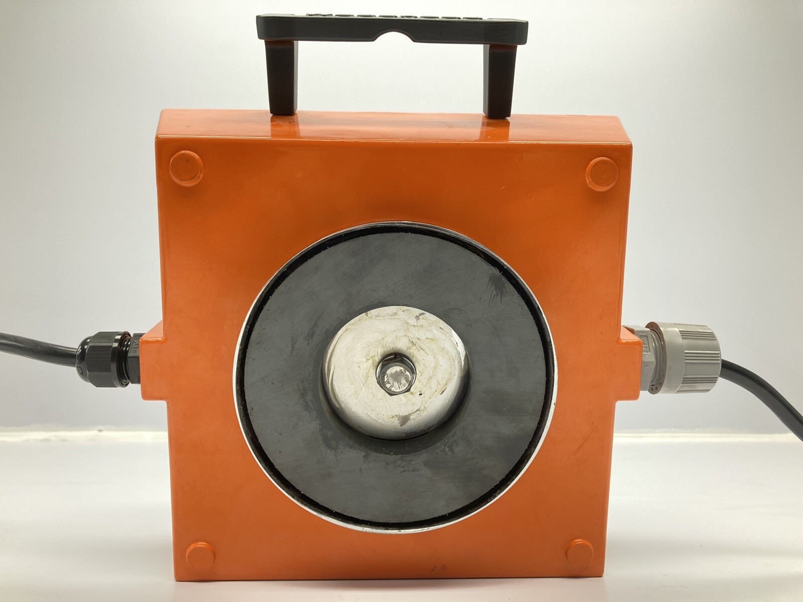 UNUSED WOODHEAD 8565F-LED MAGNET WORKLIGHT WATERTITE LED WIDE AREA LAMP 120V