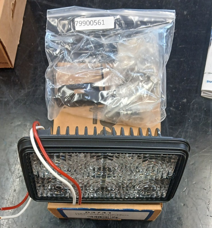 Grote 63741-5 Worklight, 700 Lm, Rectangular, Led, 3-5/8″H 24 VOLT
