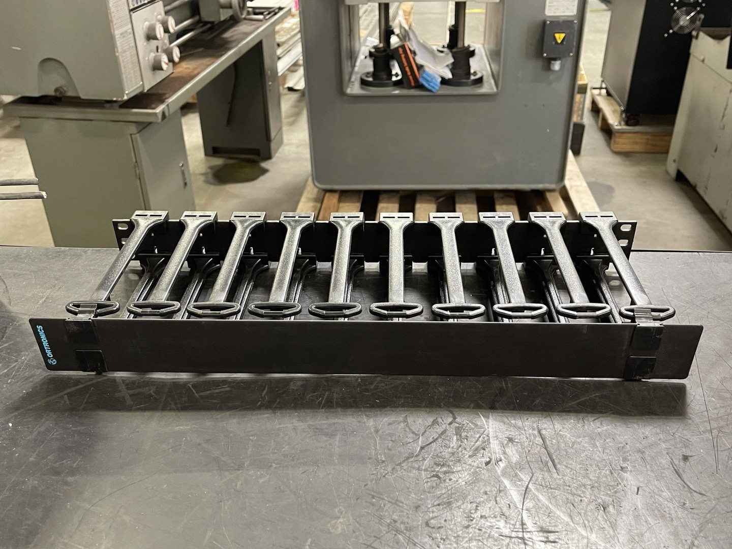 SURPLUS NEW ORTRONICS MM6HMF1RU 6 Horizontal Cable Management Panel , OR