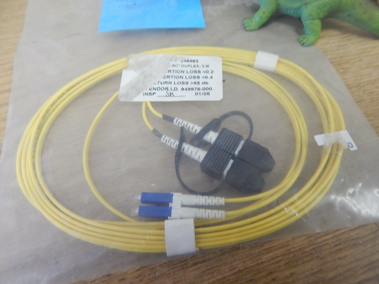 NEW Compulink 246863 2-Fiber Jumper 10′ Single Mode Ceramic Tip Ultra Polish