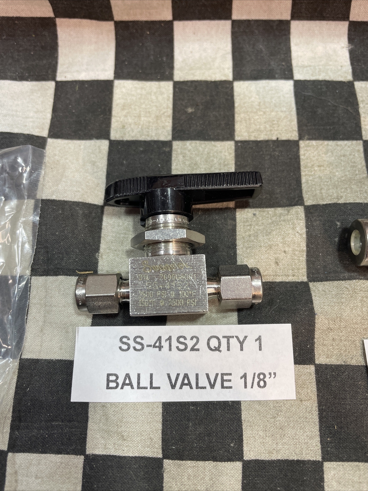 SWAGELOK SS-41GS2 SS-41S2 SS-42GS4 SS-43GS4 SS-43GS6, VALVE 1/8″ 3/8″, LOT OF 7