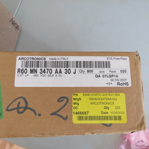 ARCOTRONICS R60MN3470AA30J Qty of 40 per Lot 0.47 �F Film Capacitor 200V 400V P