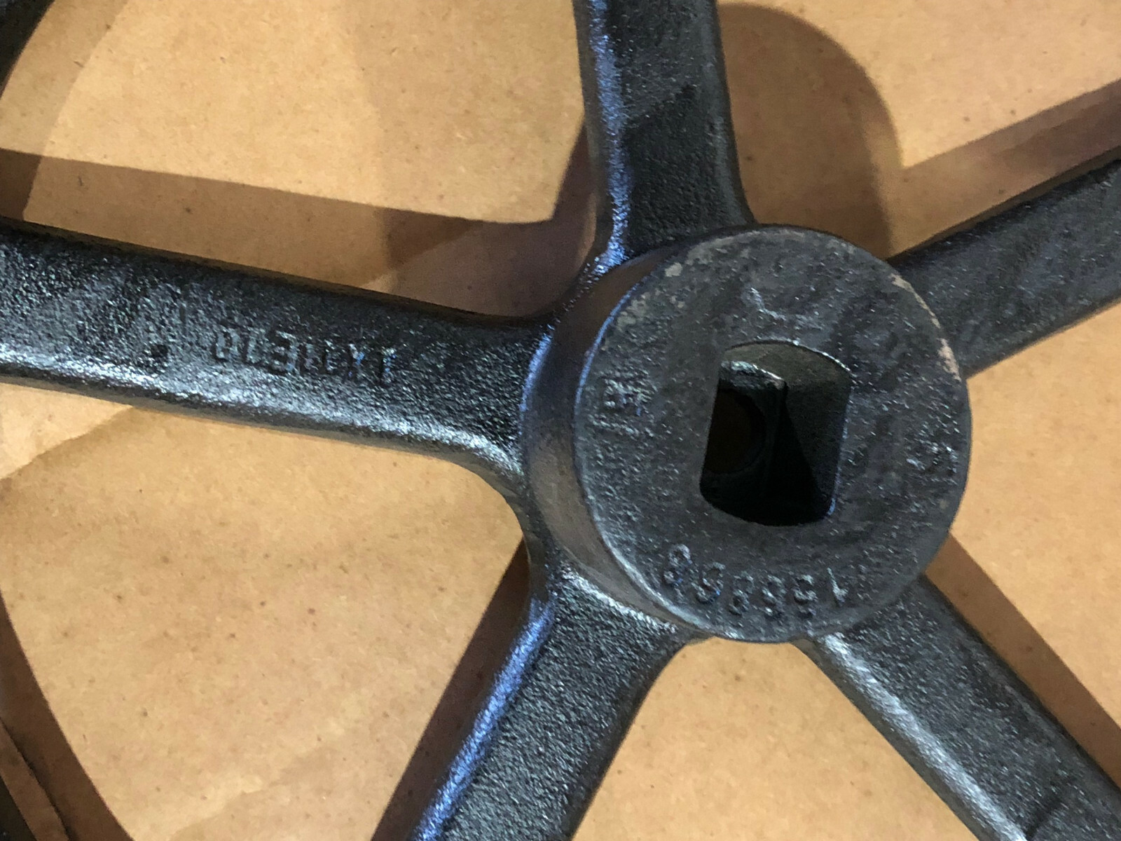 NEW VALVE CAST IRON HANDWHEEL 6″ RW OL PART NO. 285969 WHEEL HANDLE