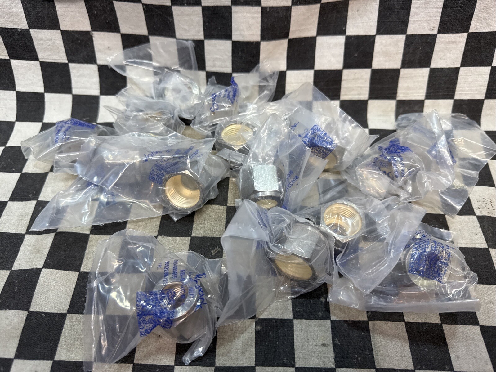 SWAGELOK SS-8-VCR-1, SS8VCR1, Female Nut 1/2″, LOT OF 52, SHIPSAMEDAY