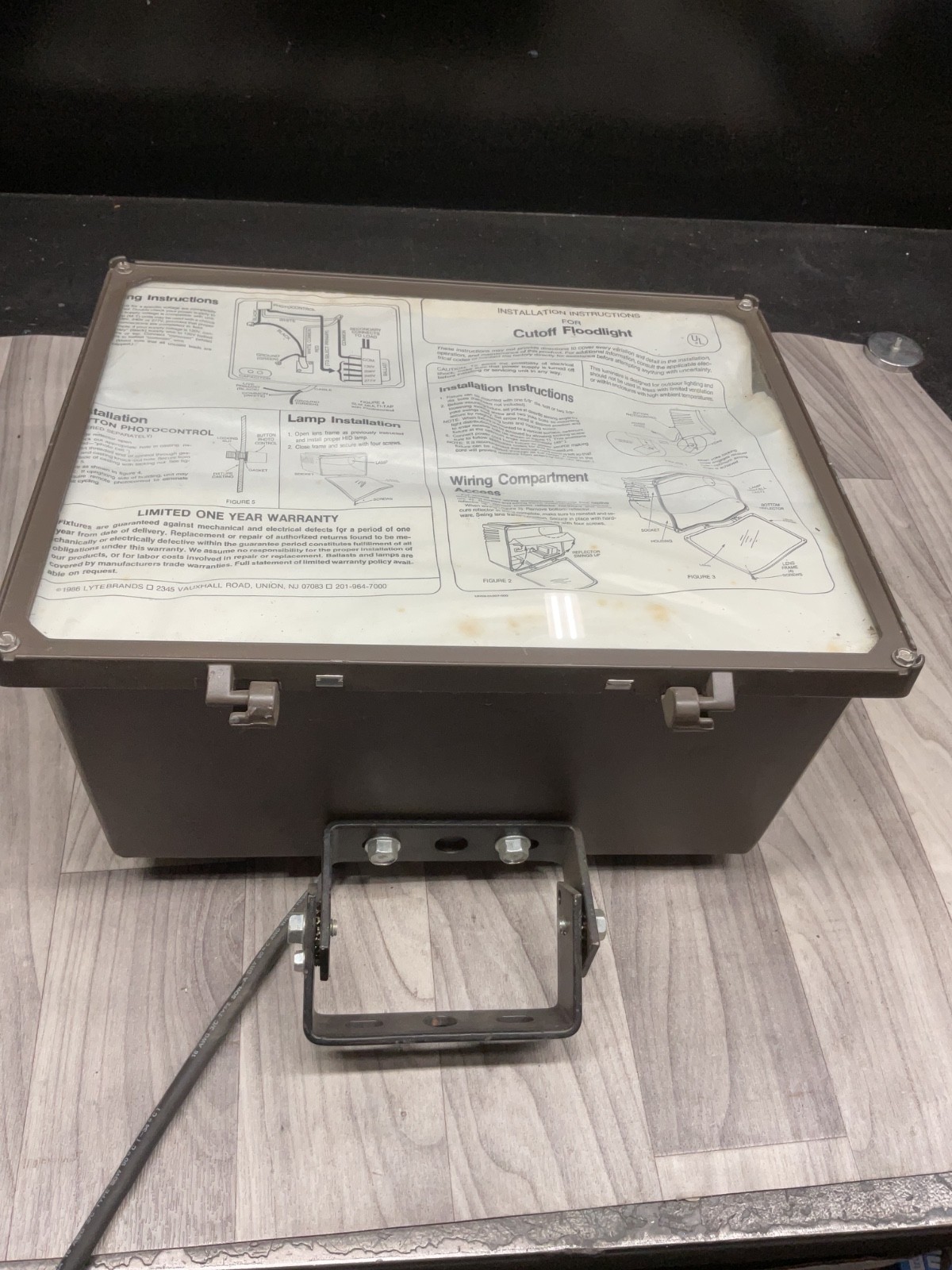 Underwriters Laboratories Cutoff Floodlight 16x12x8 #4021C147PR4SI
