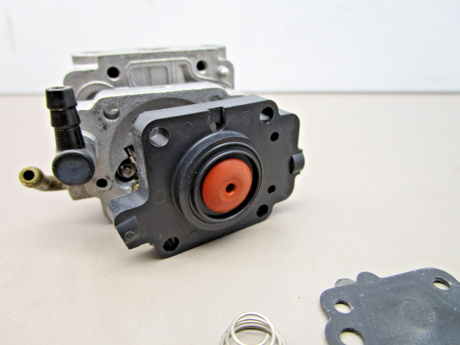 Honda GX31 Engine Carburetor Assembly Walbro WYL 127 16100-ZM5-809