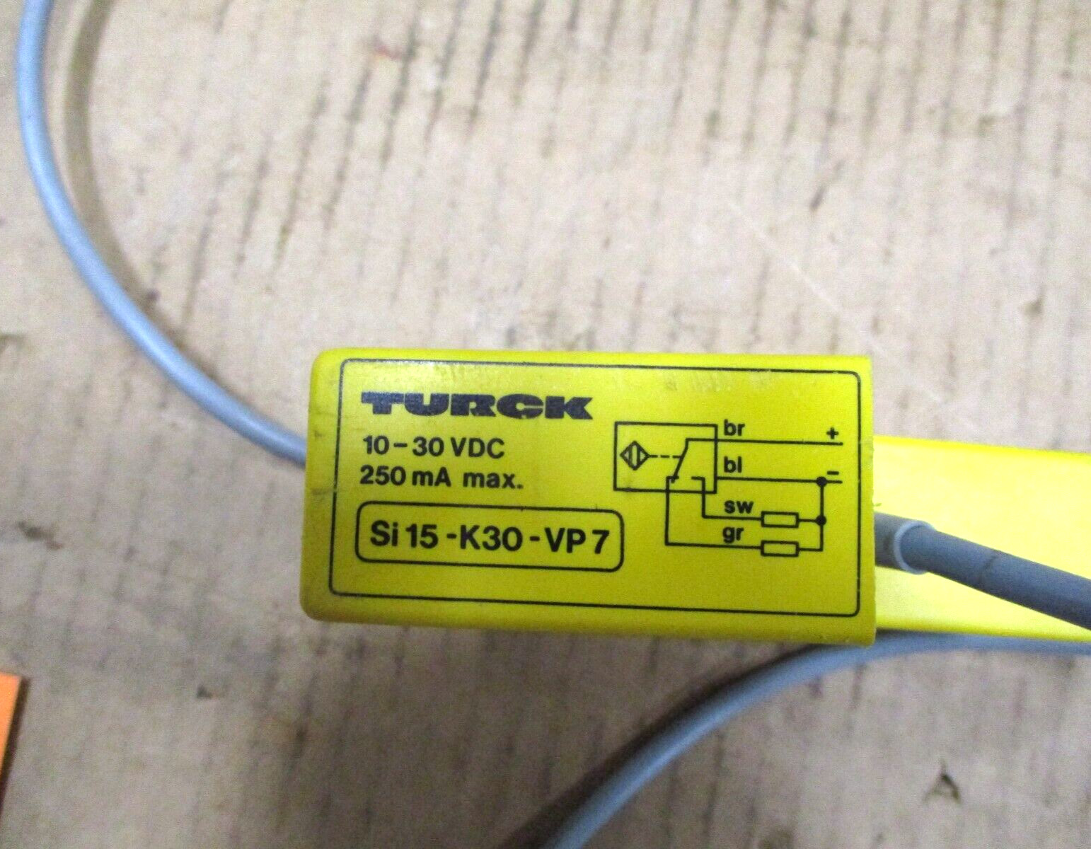 Turch Si15-K30-VP7 Slot Sensor Lot of 2 Pieces A7660AES