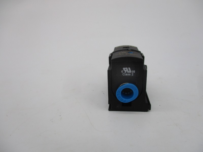 FESTO SDE5-D10-O-Q6-P-M8 527464 15-30VDC NSMP