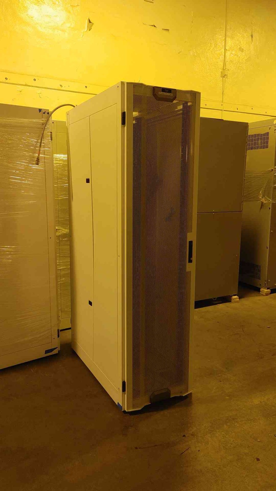 42U Ortronics OptiCool Server Rack Fully Enclosed w/ Cooling OR-LXO4724455-5000