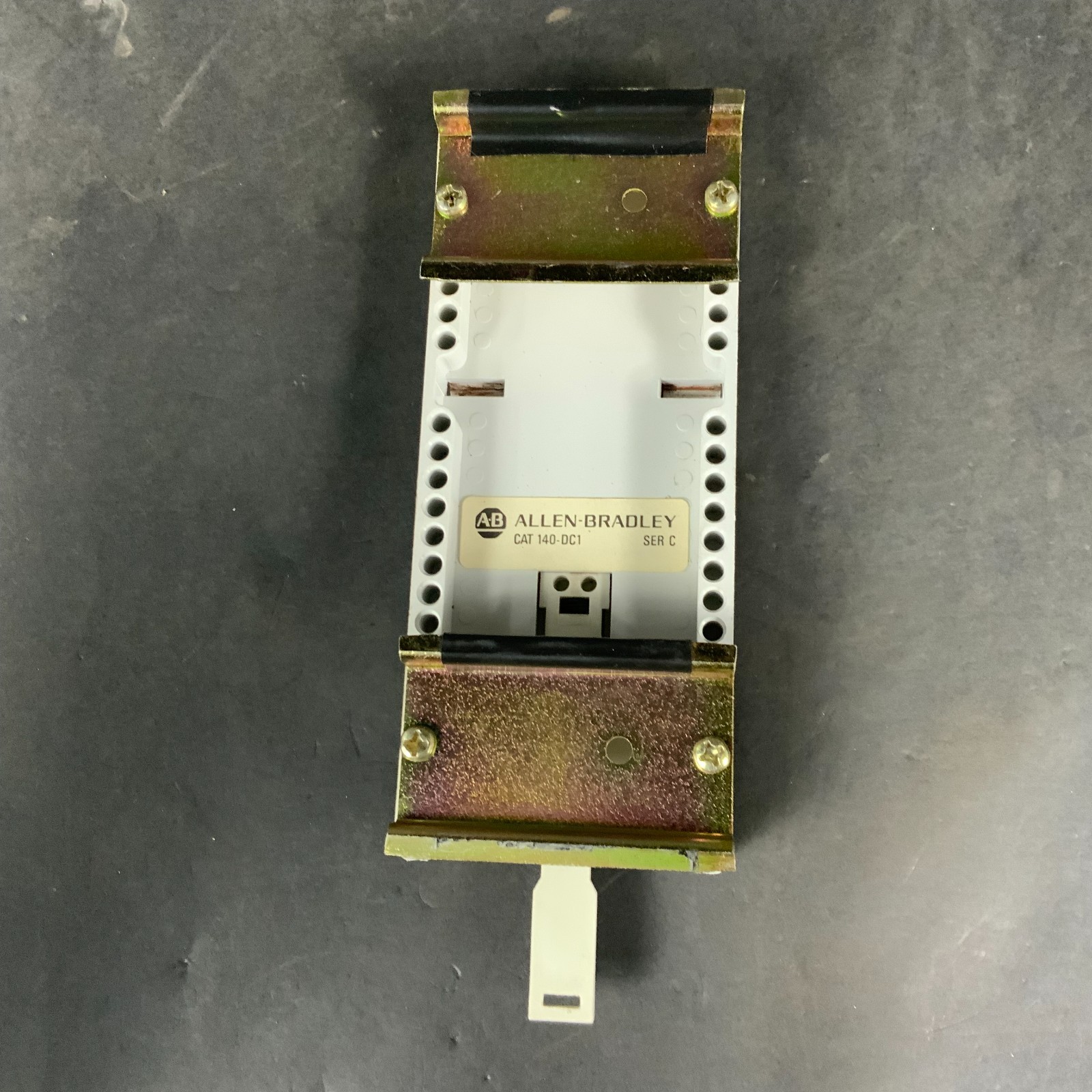 ALLEN BRADLEY 140-DC1 SER C PLATE ADAPTOR ($12 OBO)