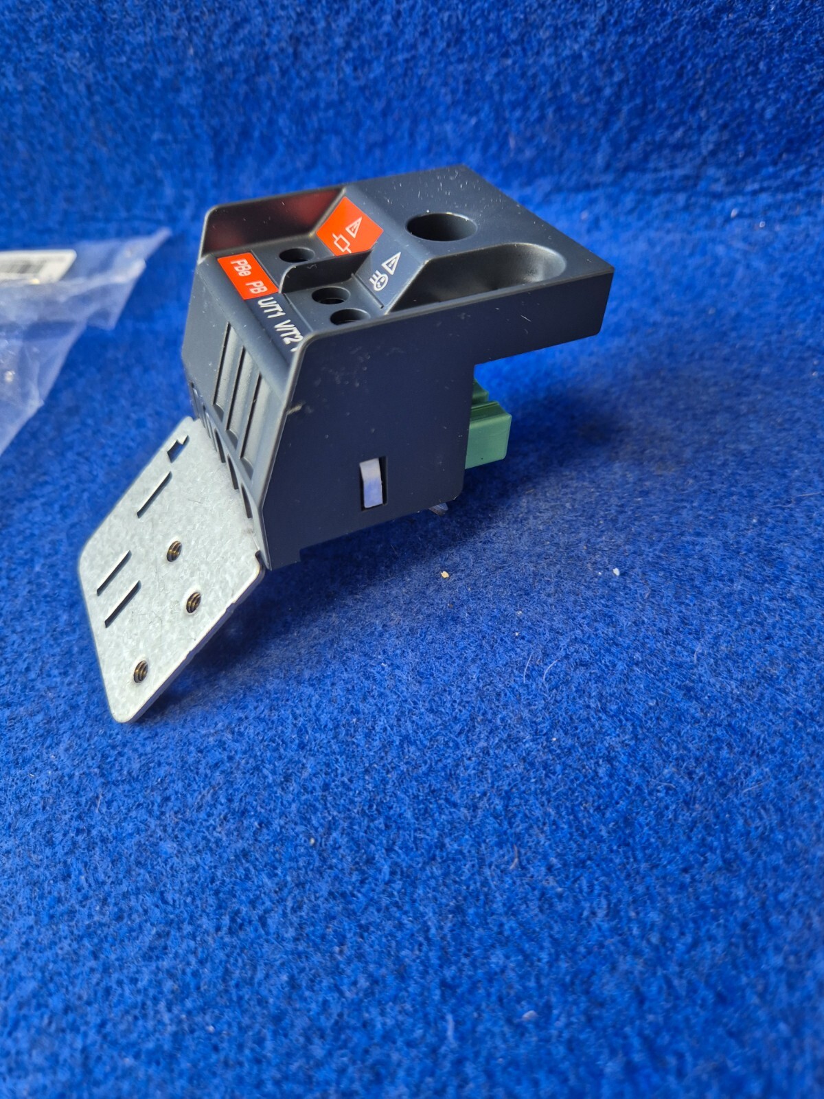 Schneider Electric Motor Pluggable Connector S1A2514702.