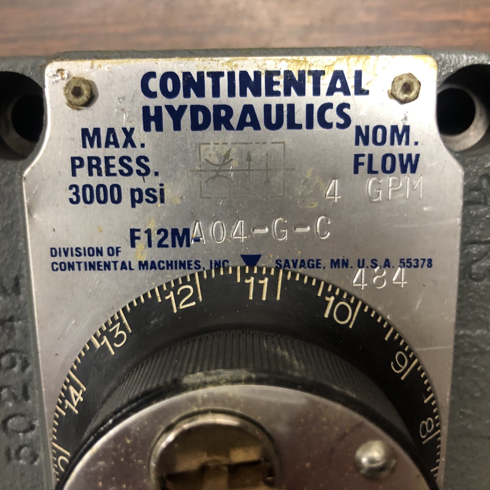NEW CONTINENTAL HYDRAULICS F12M-A04-G-C KEYED FLOW CONTROL VALVE 3000 PSI MAX