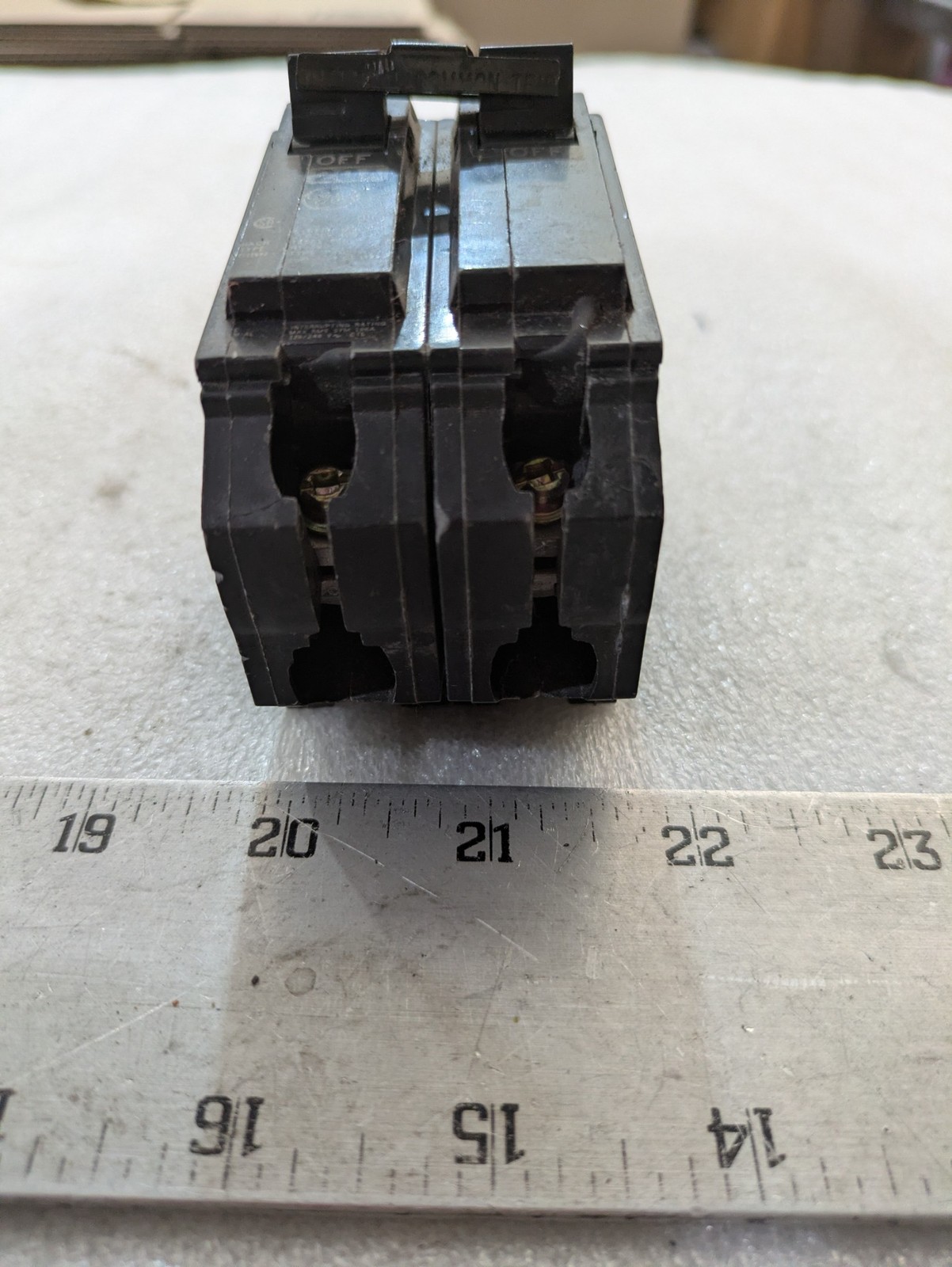 GE 20A 2-Pole Circuit Breaker 120/240V Plug-In Type Q-Line RT-690 Used