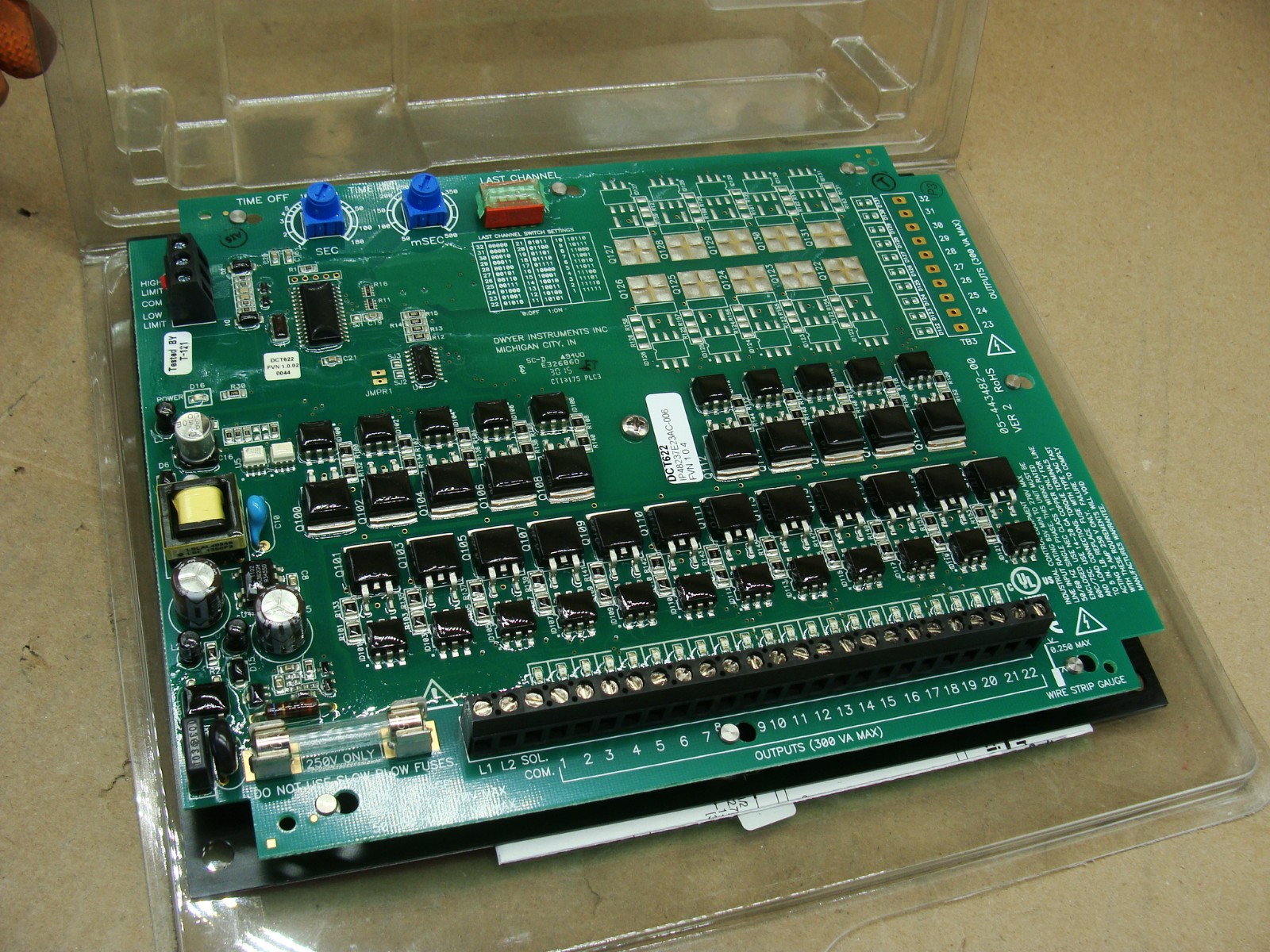 DWYER 22 CHANNEL SEQUENCE CONTROLLER DCT622 05-443482-00 VER 2 85-270V