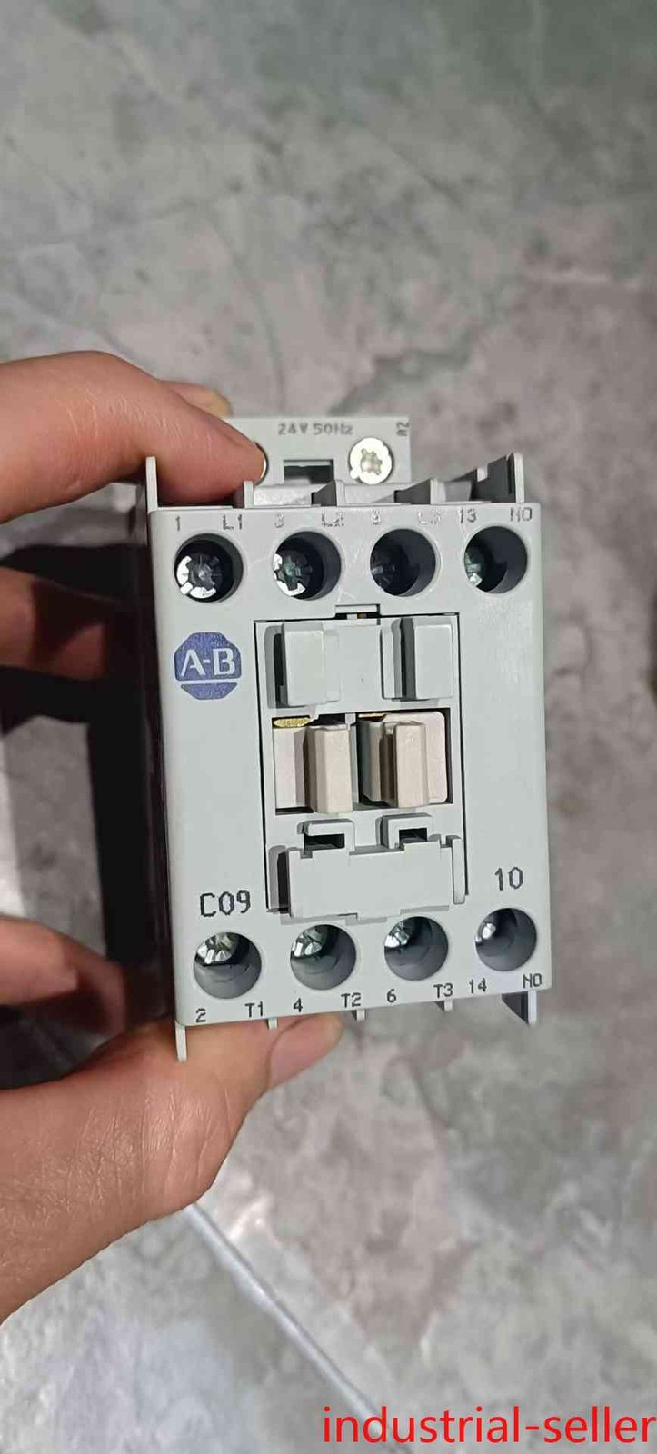 1PS NEW AB 100-C09K10DC24V Accept counteroffer