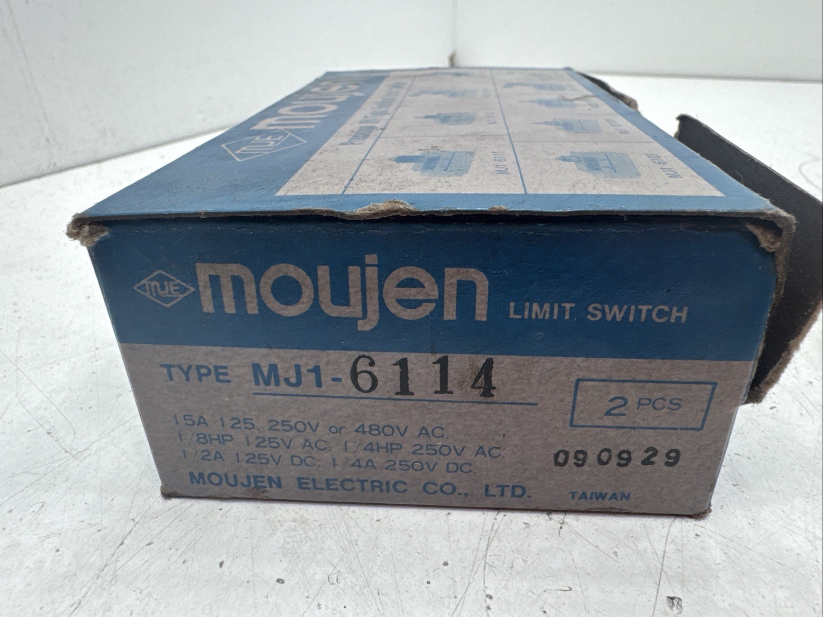 (Qty.2) Moujen MJ1-6114 Precision Oil-Tight Enclosed Limit Switches 15A 250V AC