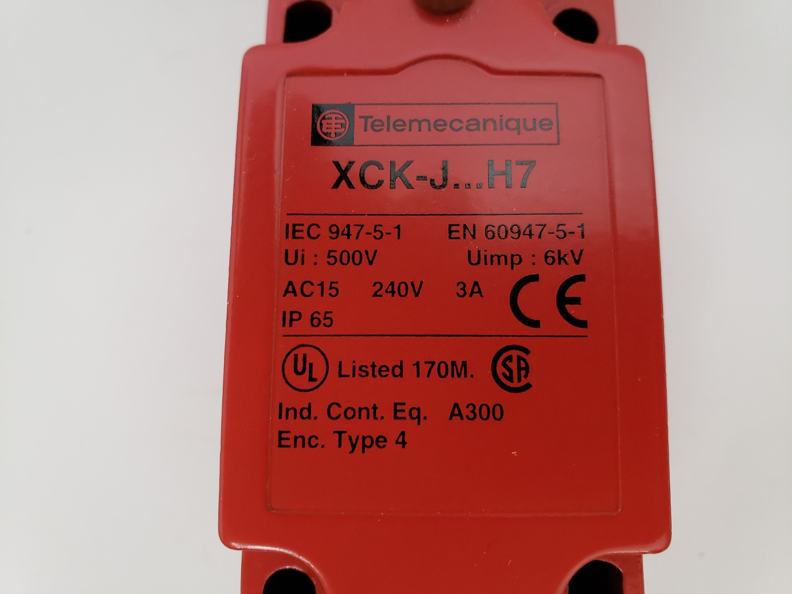 TELEMECANIQUE XCKJ5954F0-547 INTERLOCK SAFETY SWITCH 3A 240V 5 PIN NIB