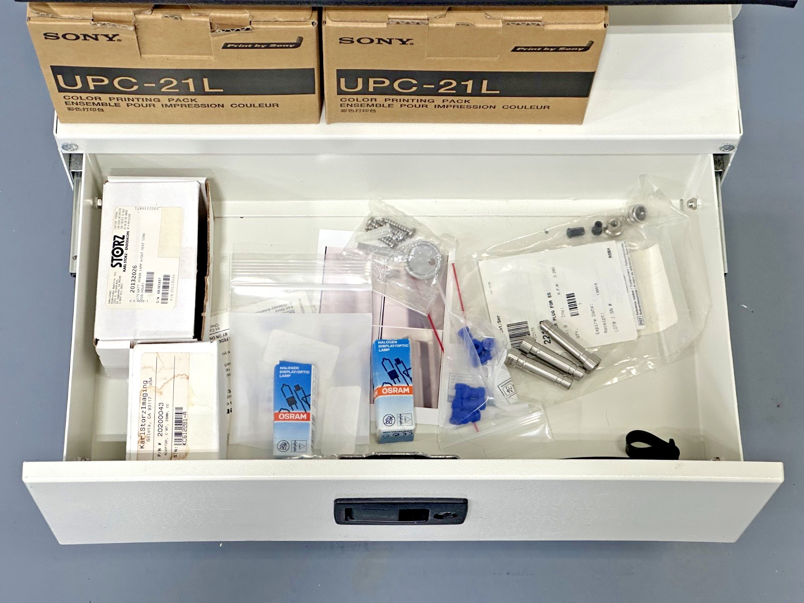 Karl Storz Xenon Nova 175 Telecam DX II Endoscopy Tower Cart Sony UP-51MD