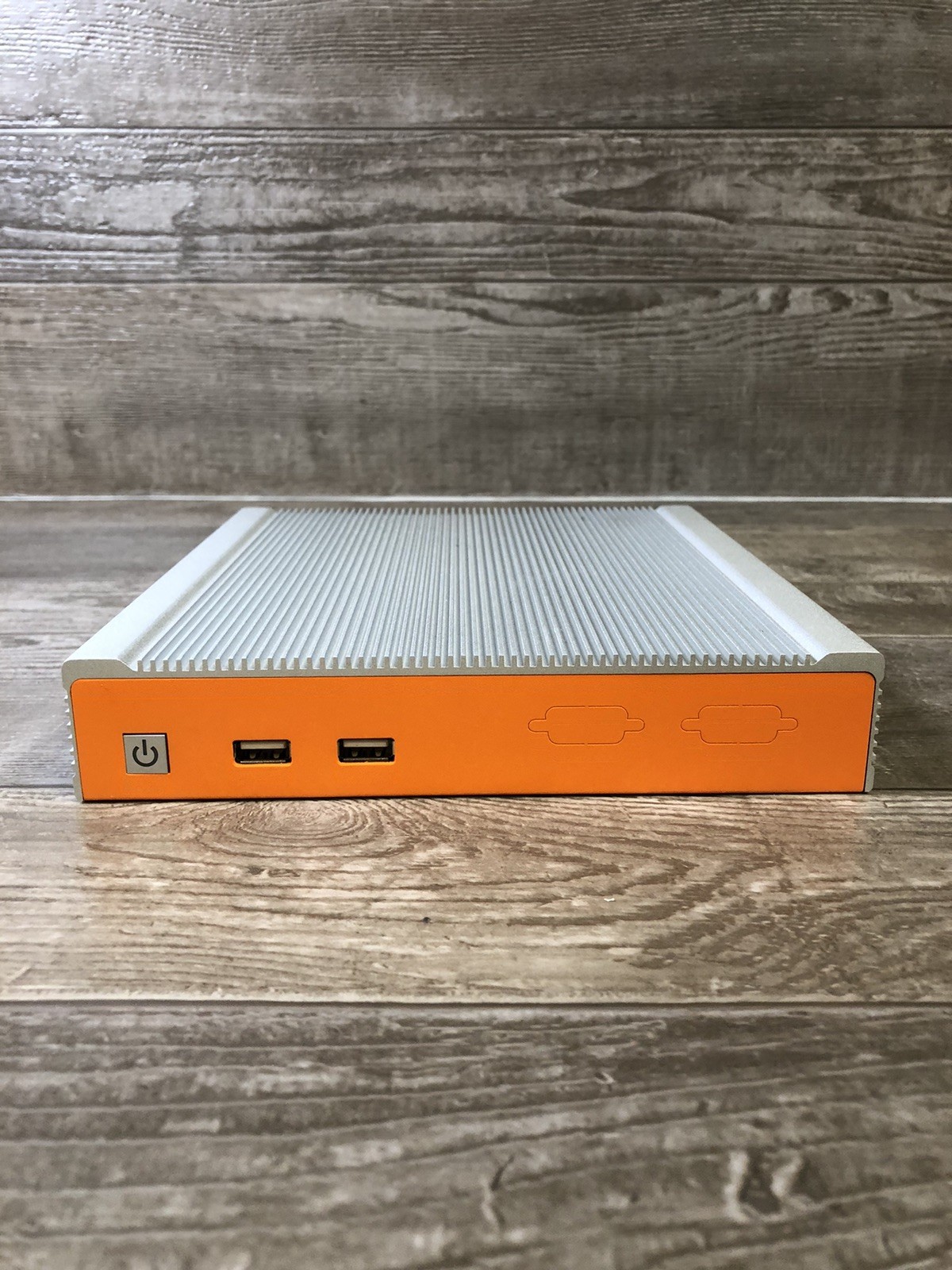 OnLogic industrial ML210 mini fanless PC
