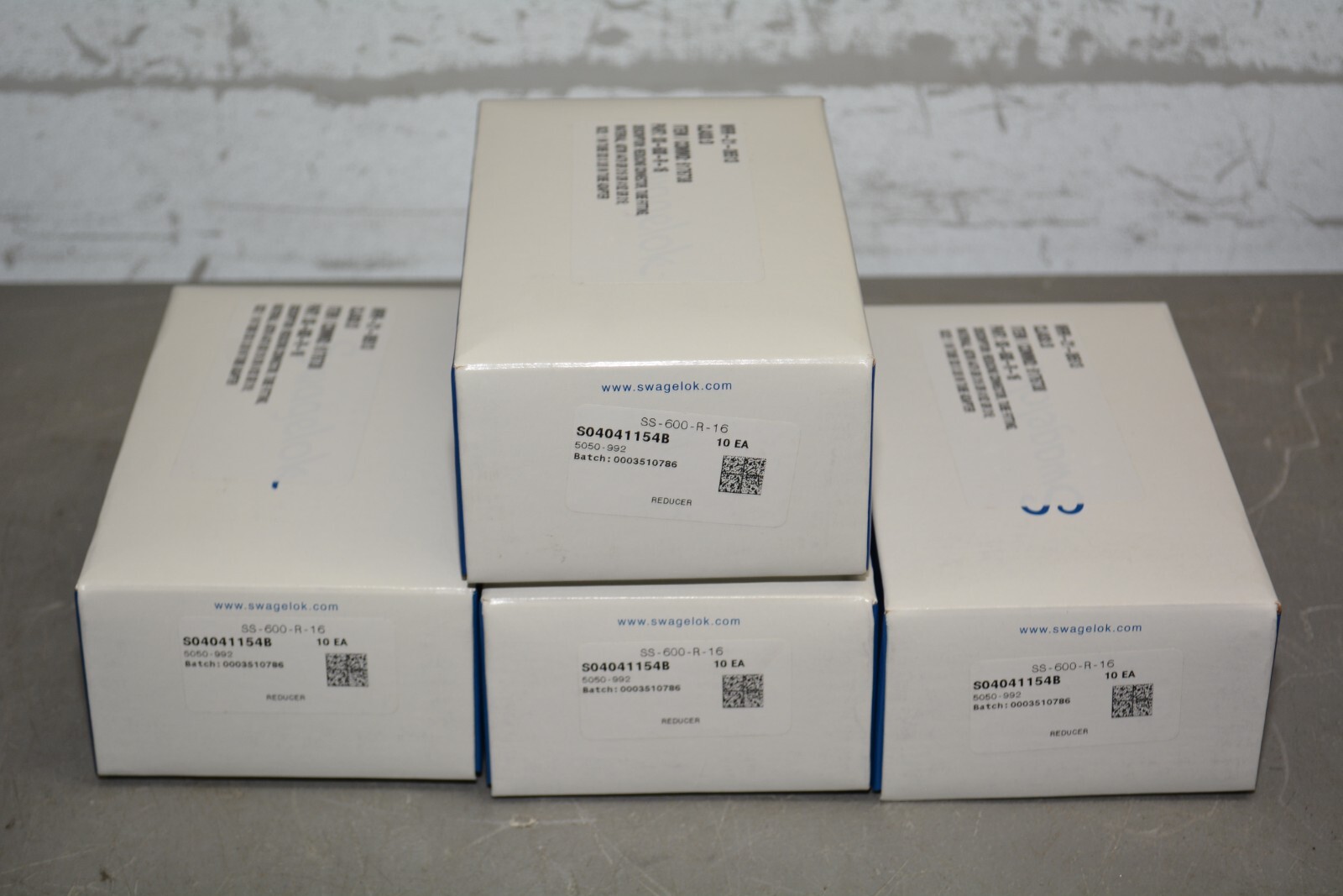 ^ Swagelok Reducer 3/8″ X 1″ SS-600-R-16 Reducer (Box Qty 10) #X2966