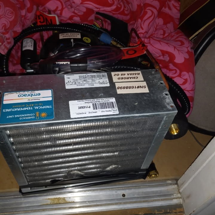 R-404a Condensing Unit, Med/High, 1 HP, 60 Hz, 208V-230VEmbraco UNT6222GKV2