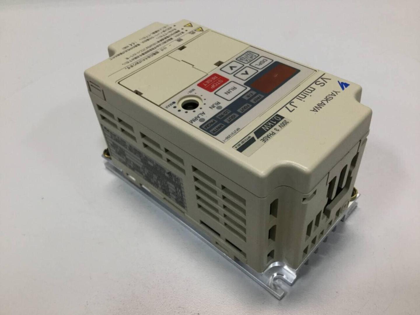 YASKAWA VS Mini J7 Inverter CIMR-J7AA20P1 Used #101135