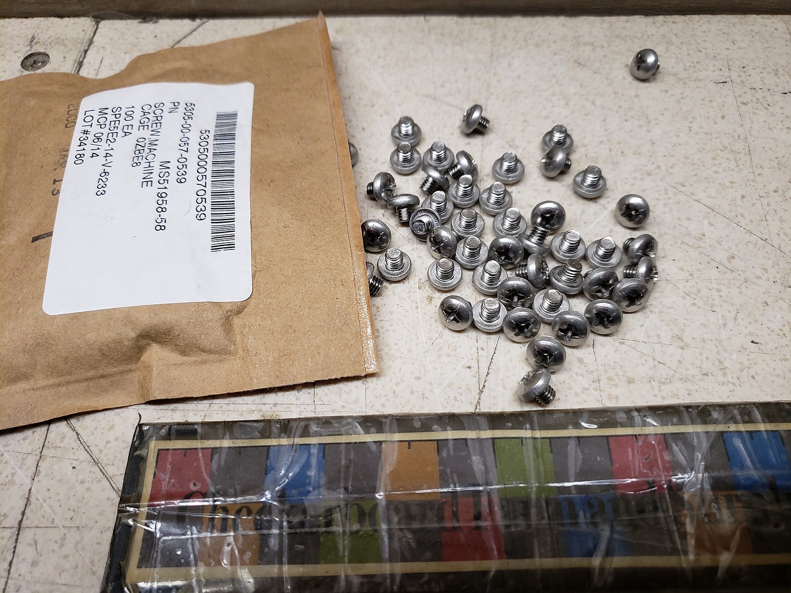 Qty-100 Stainless Machine Screws 112-1051-001 MS51958-58 NAS-1635 #10-32 X 3/16″