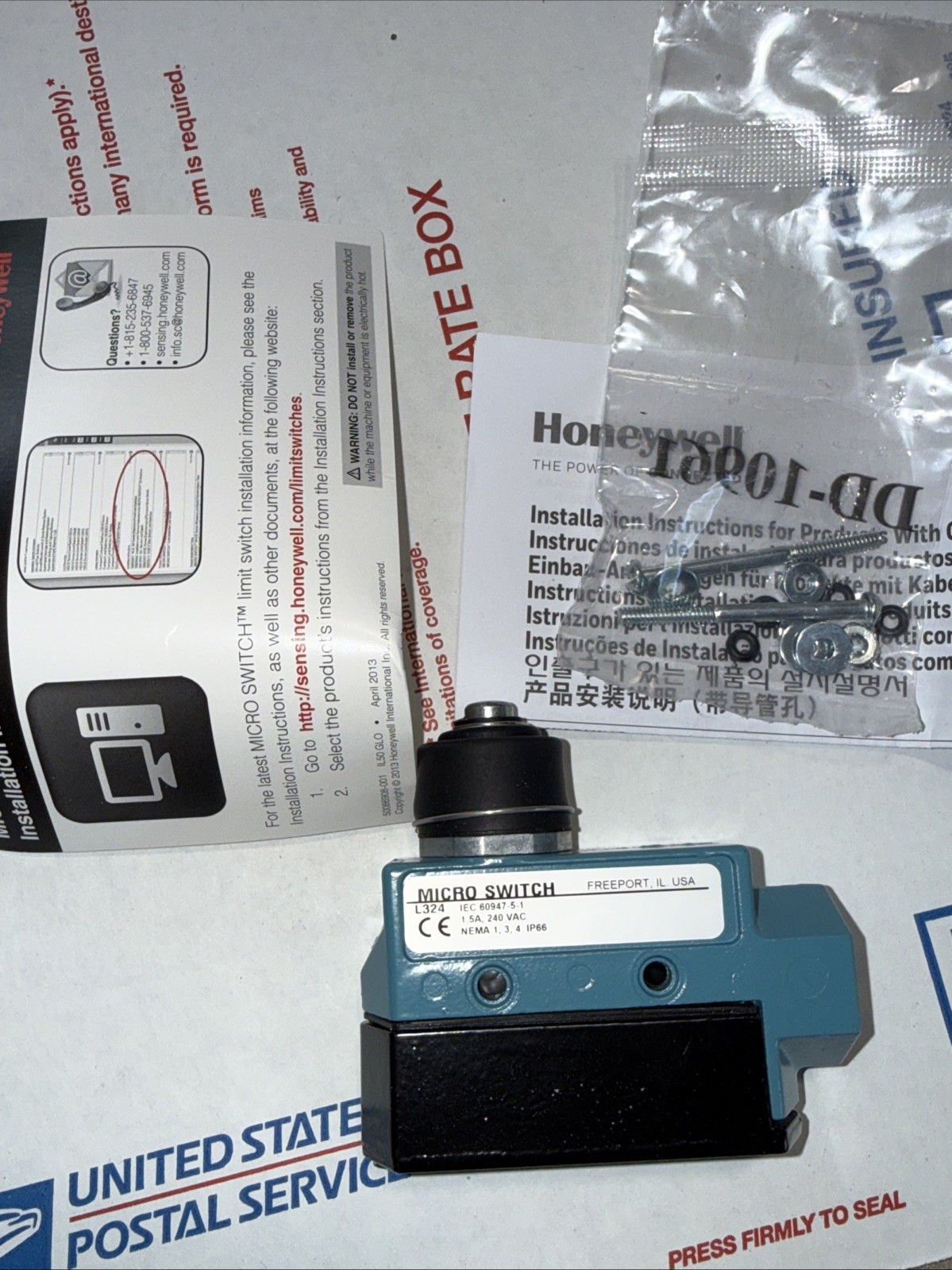 NEW BZE6-2RN LIMIT SWITCH for HONEYWELL MICROSWITCH BZE62RN