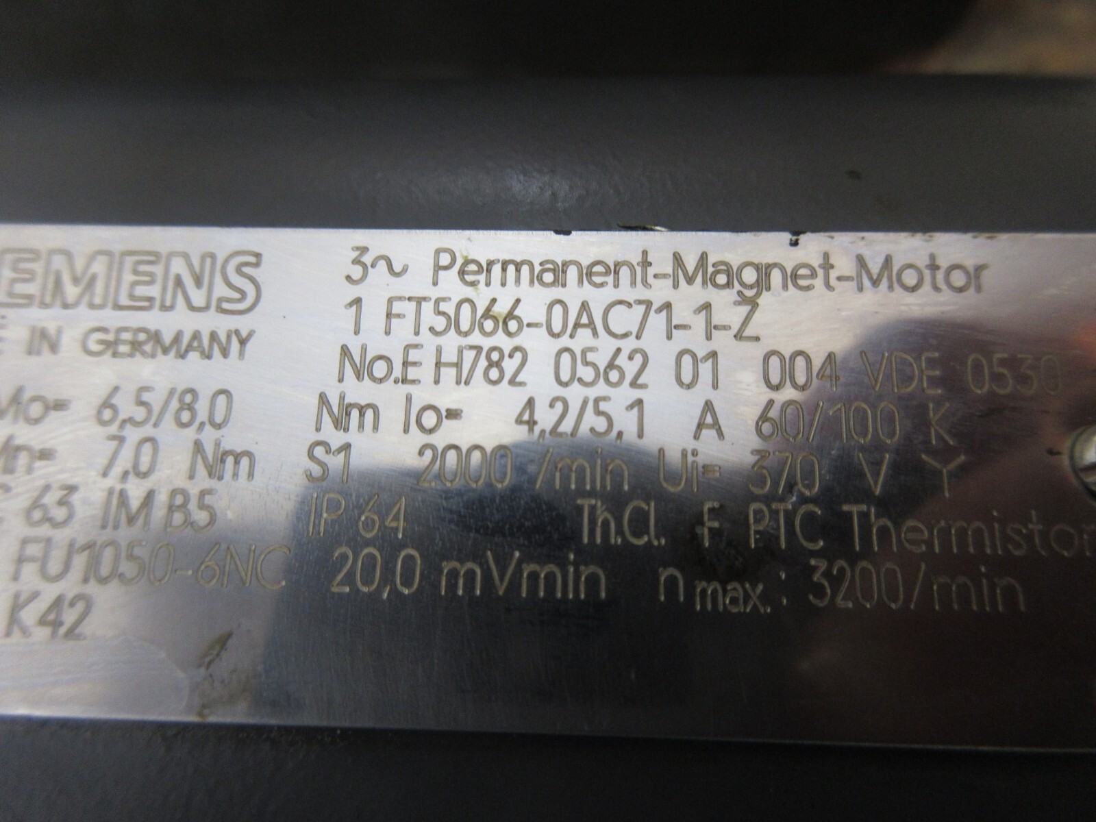 SPECIAL PRICE SIEMENS MOTOR 1 FT5066-0AC71-1-Z E H782 0562 01 1FU1050-6NC EACH 1