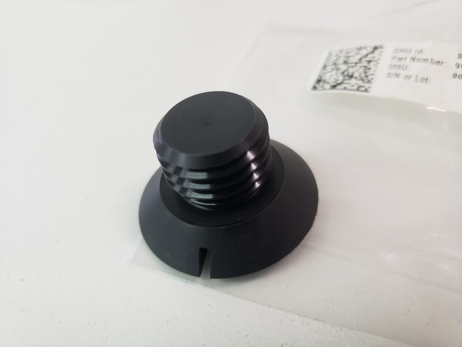LOT of 14 – UNUSED – TKE ThyssenKrupp 9933001 Plastic Threaded Plug