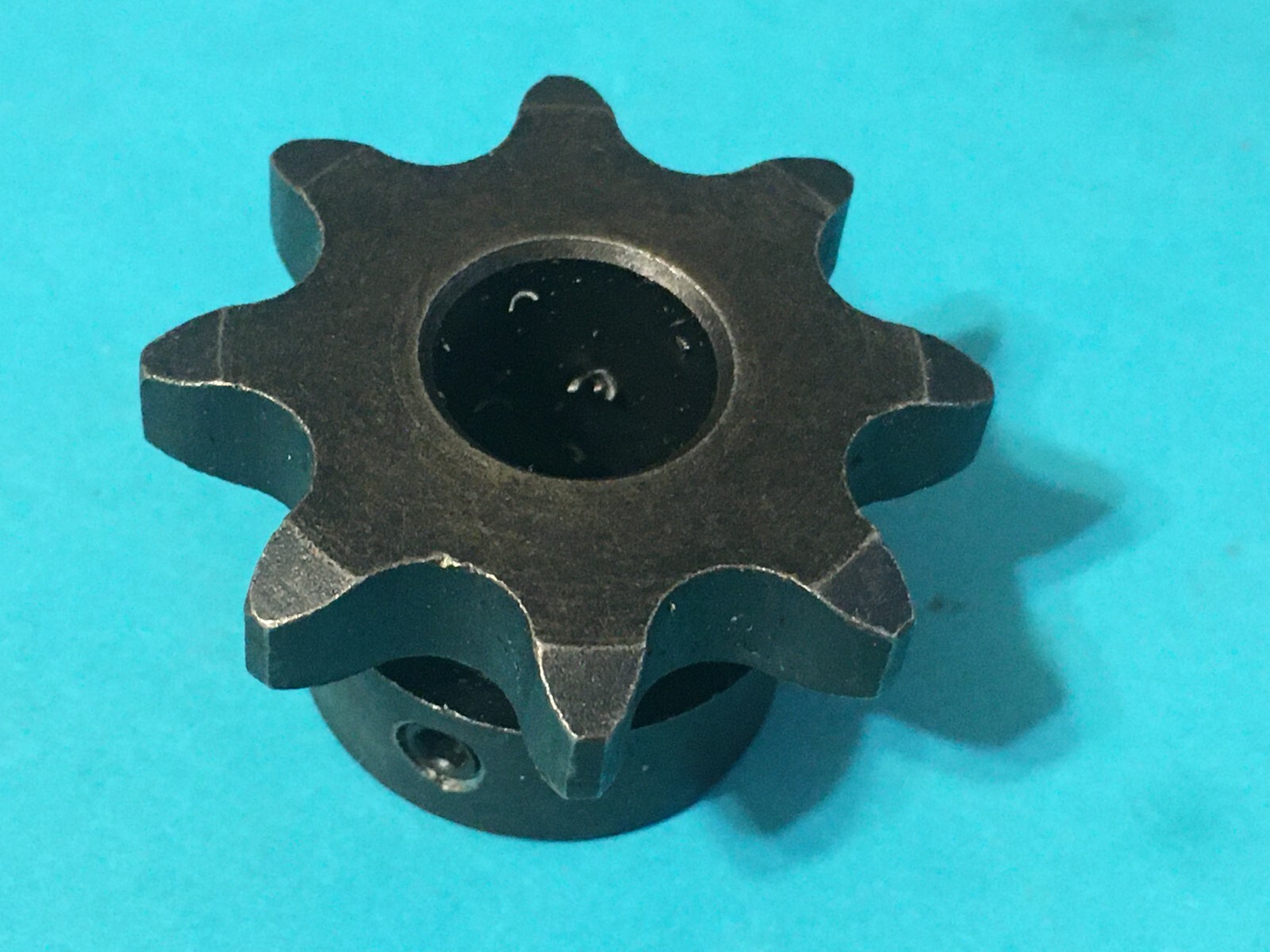 40B8 – A New 8 Tooth Sprocket With 1/2″ Bore and Locking Collar For No. 40 Chain