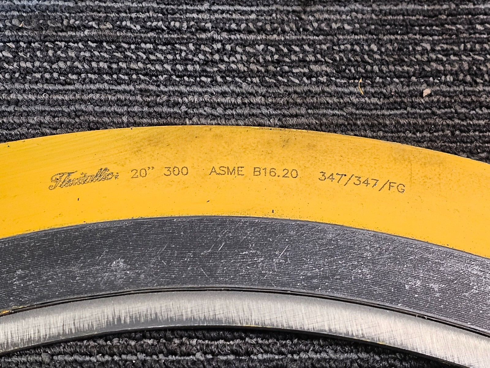 Flexitallic Spiral Wound Gasket 20″ 300 ASME B16.20 347/347/FG 26″ Yellow