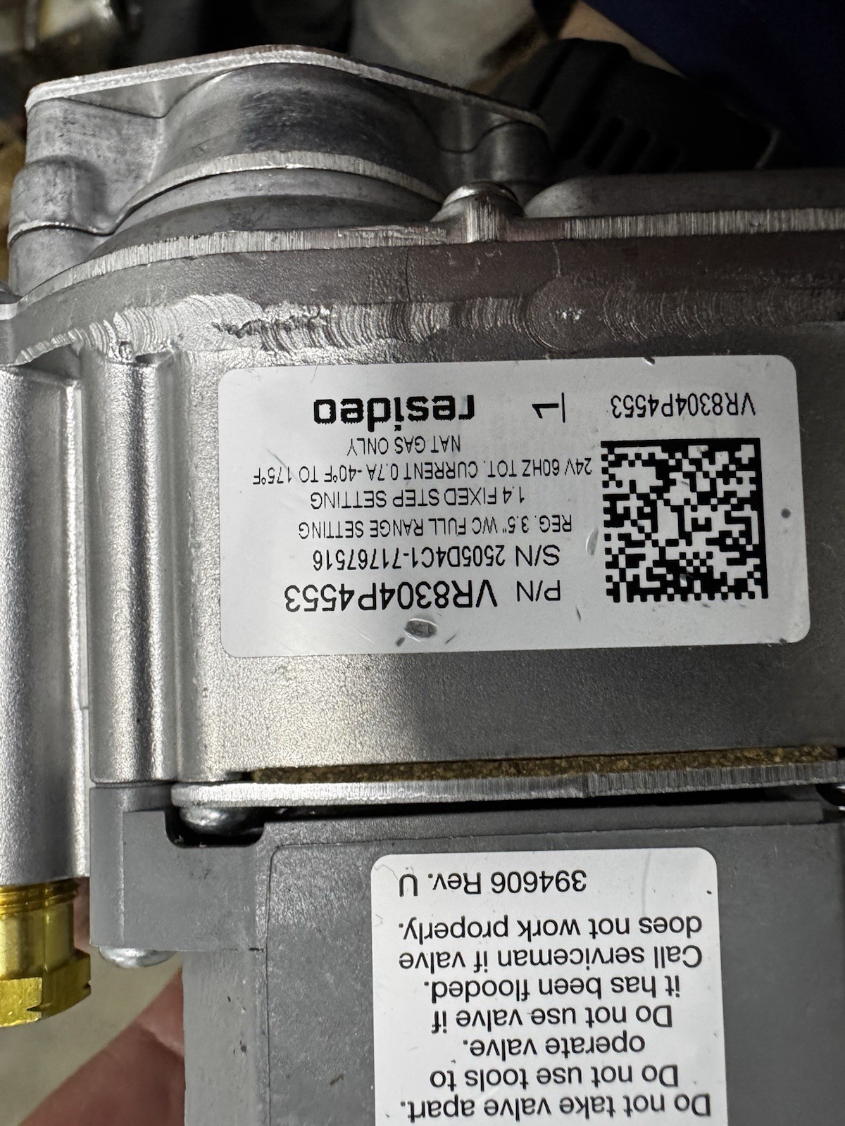 Honeywell VR8304P4553 24V 3/4 X 3/4 Step Opening Intermittent Pilot LP Valve 300