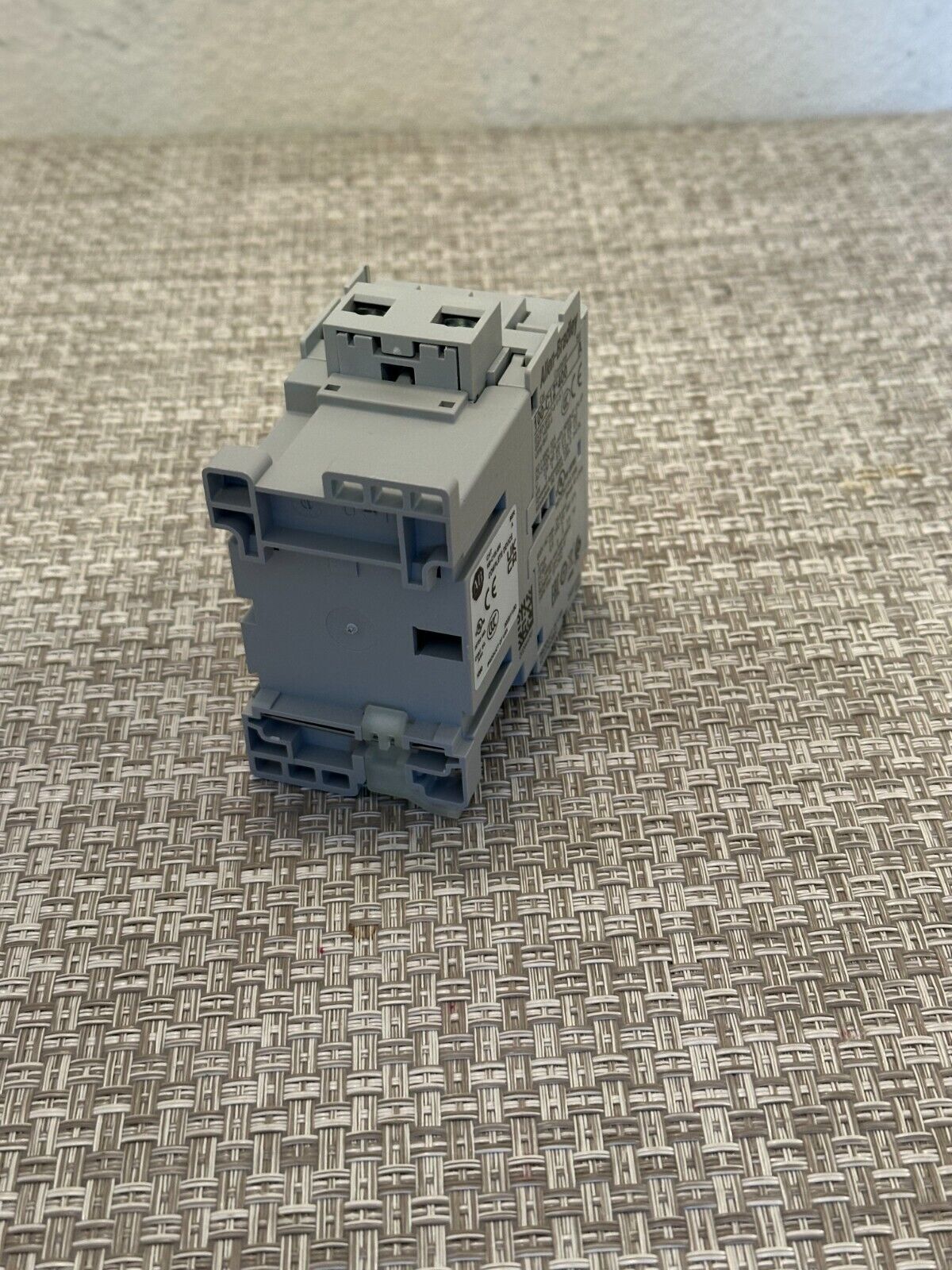 New! Allen Bradley 100-C12L400 Contactor 200-220V 50Hz, 208-240V 60Hz, Ser A