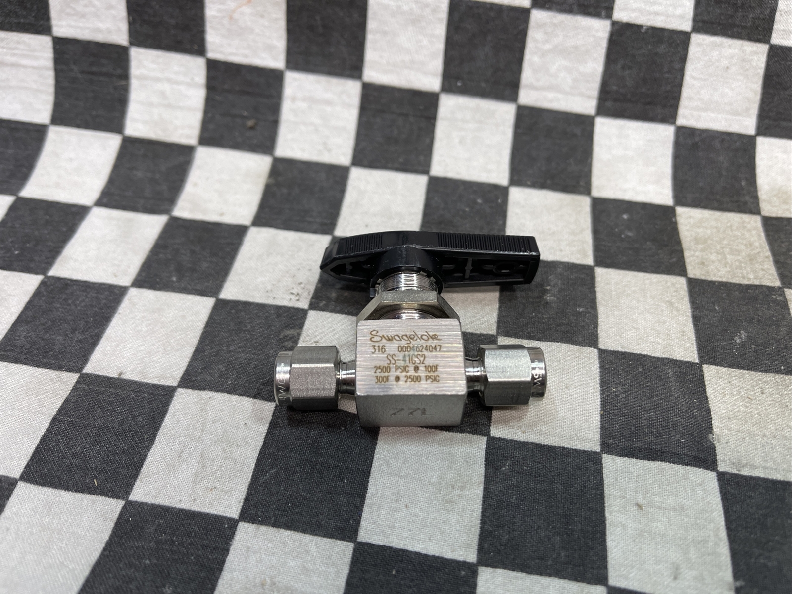 SWAGELOK BALL VALVE SS-41GS2, SS-43GS4, SS-43GXS4, LOT OF 3, SHIPSAMEDAY#1606V32