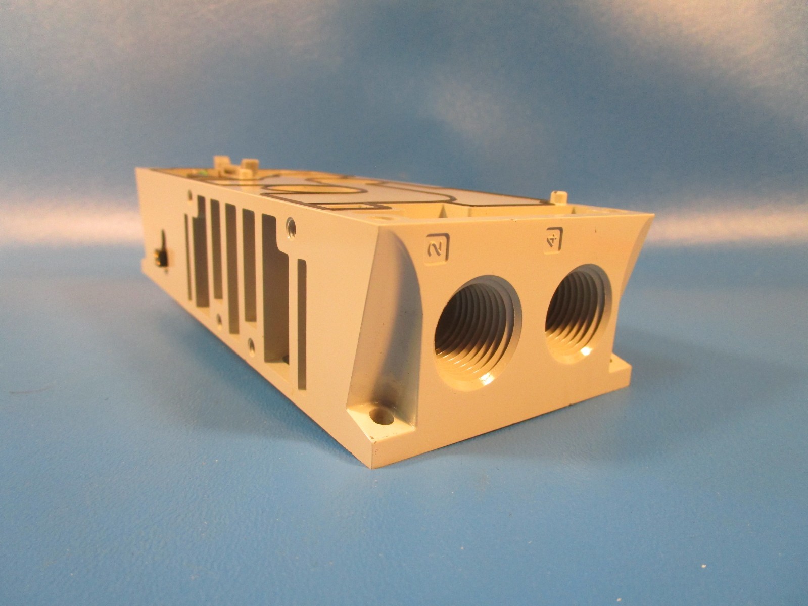 LOT OF 2 Numatics 256-877, Double ZR, Casing Manifold