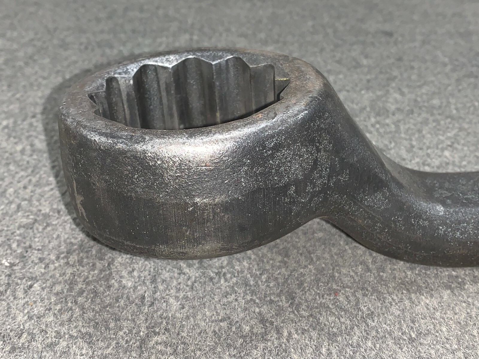 PROTO BOX END SPUD WRENCH 12 POINT 2-3/16″ SIZE 3-15/32″ HEAD OD 26″ OAL LENGTH