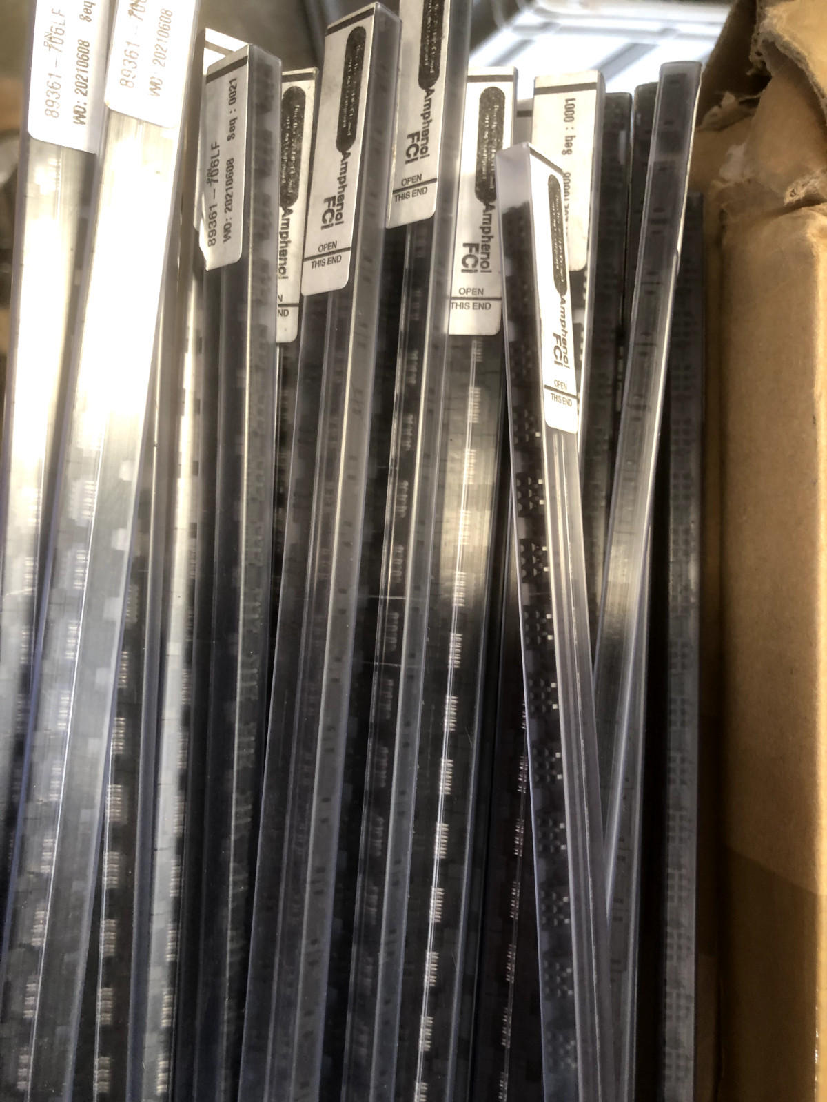 55 pcs Amphenol FCI 89361-706LF Minitek II Connectors – Made in France