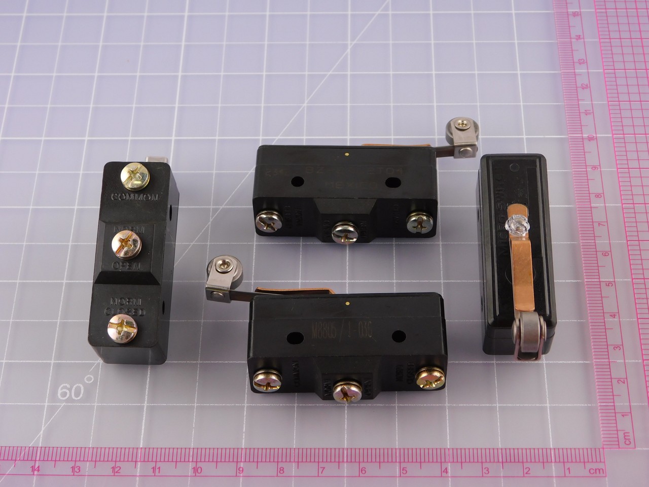 Lot of 16 HONEYWELL BZ-2RL2T04 Basic / Snap Action Switches SPDT 15A 115 Vac Fle