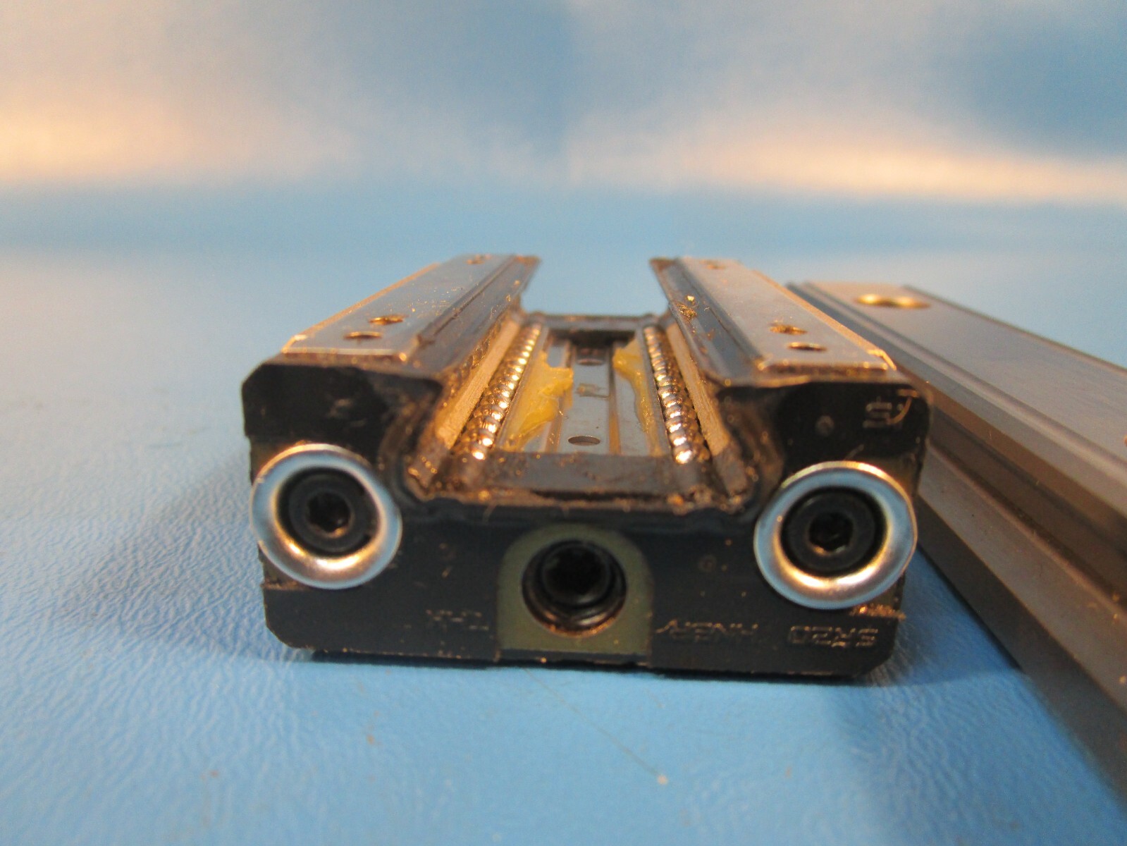 THK SR20W1SS C1 + 100L, One SR20W Linear Guide Block on a 100mm Rail