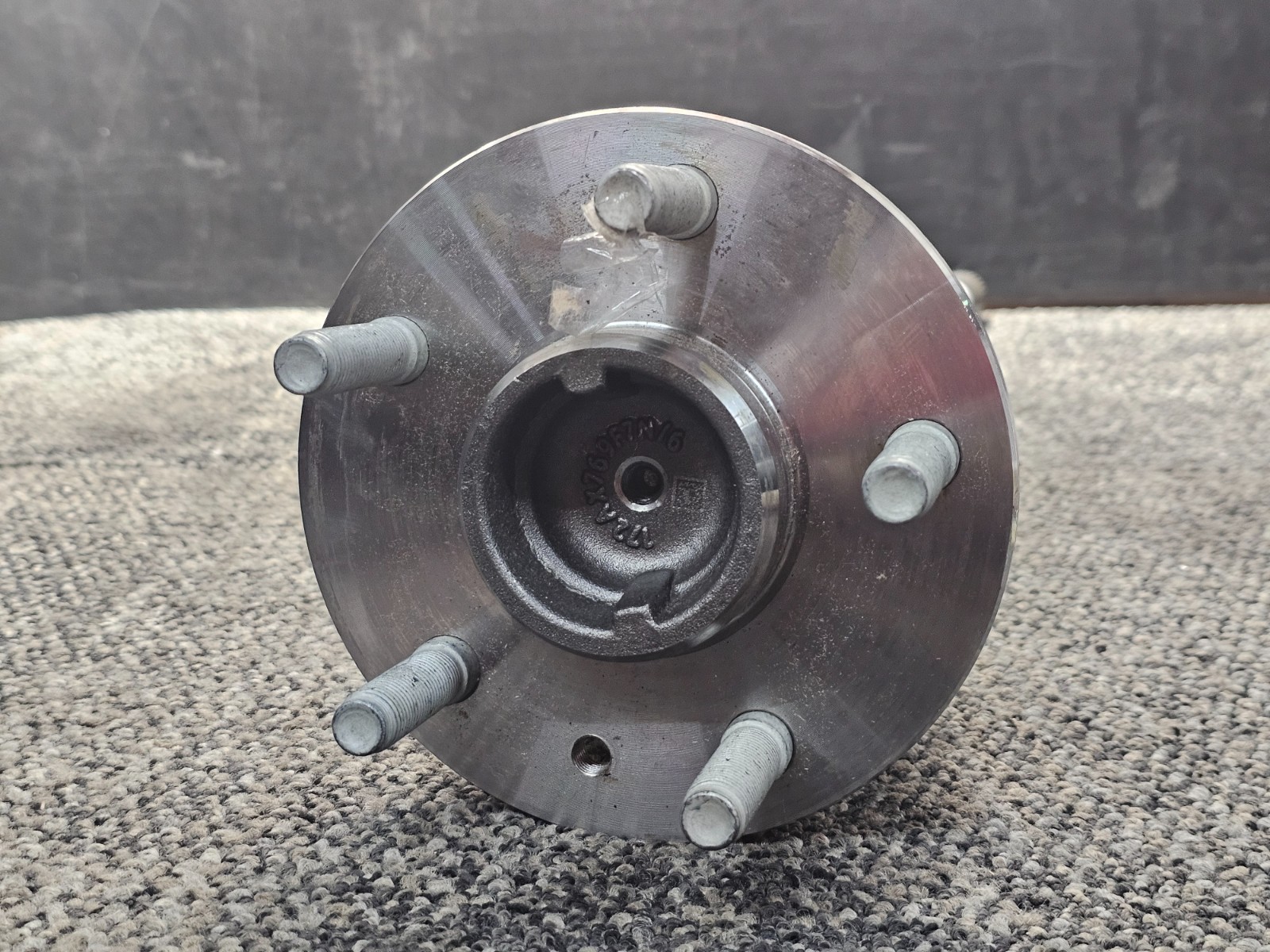 Rear Axle Shaft 10108925 – 5 Lug Hub Raised Center 4 Stud Axle Mount ABS Ring