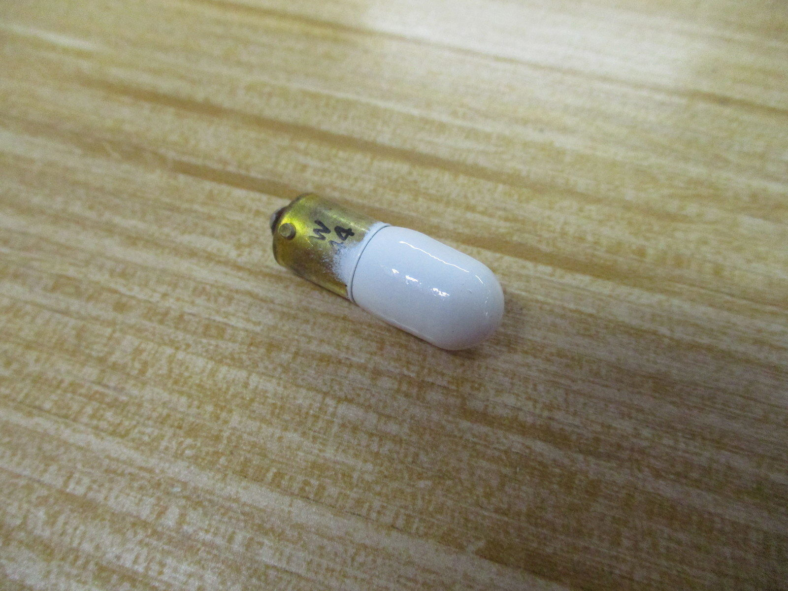 Chicago Miniature CM-44 CM44 Miniature Lamp Bulbs White (Pack of 10)