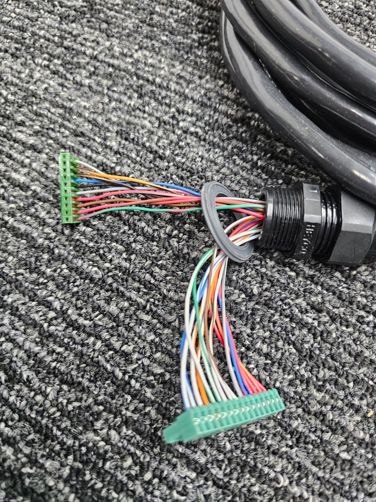 E83482 28 AWG TYPE CL2 75C Low Voltage Computer Cable