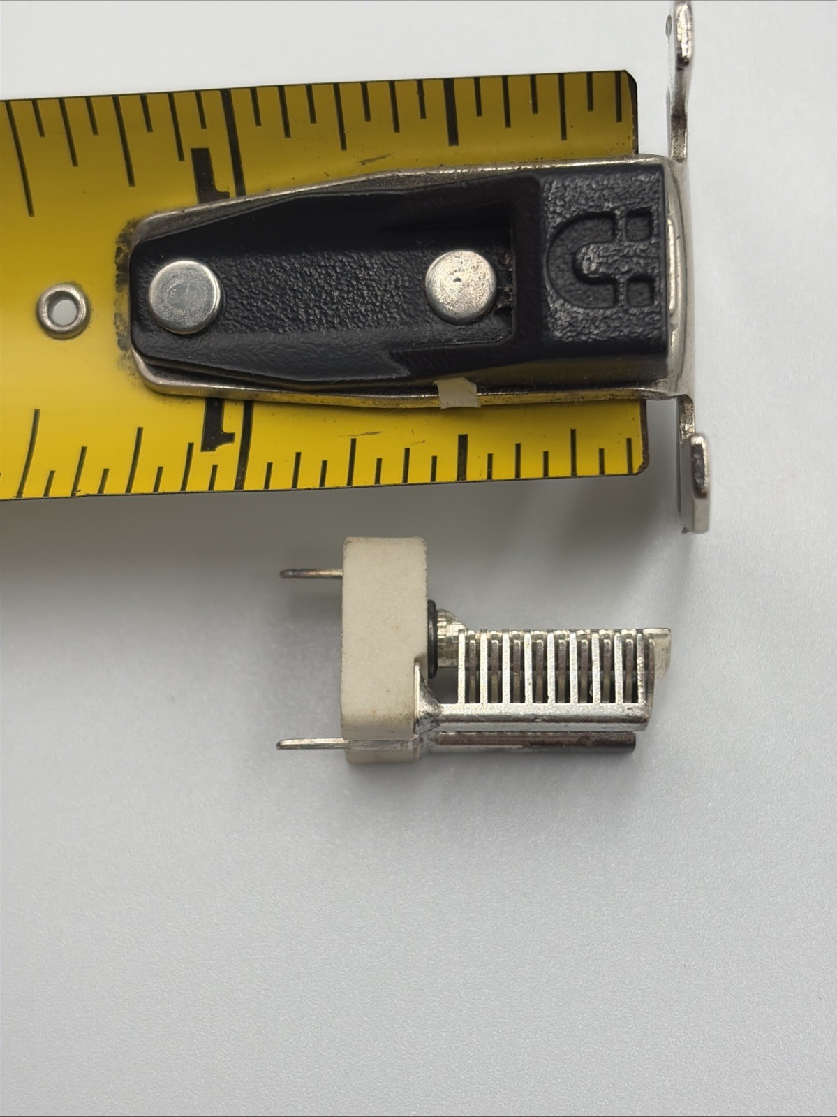 JOHNSON 189-0508-005 Qty of 5 per Lot VERITICAL PC MOUNT CAPACITOR NOS