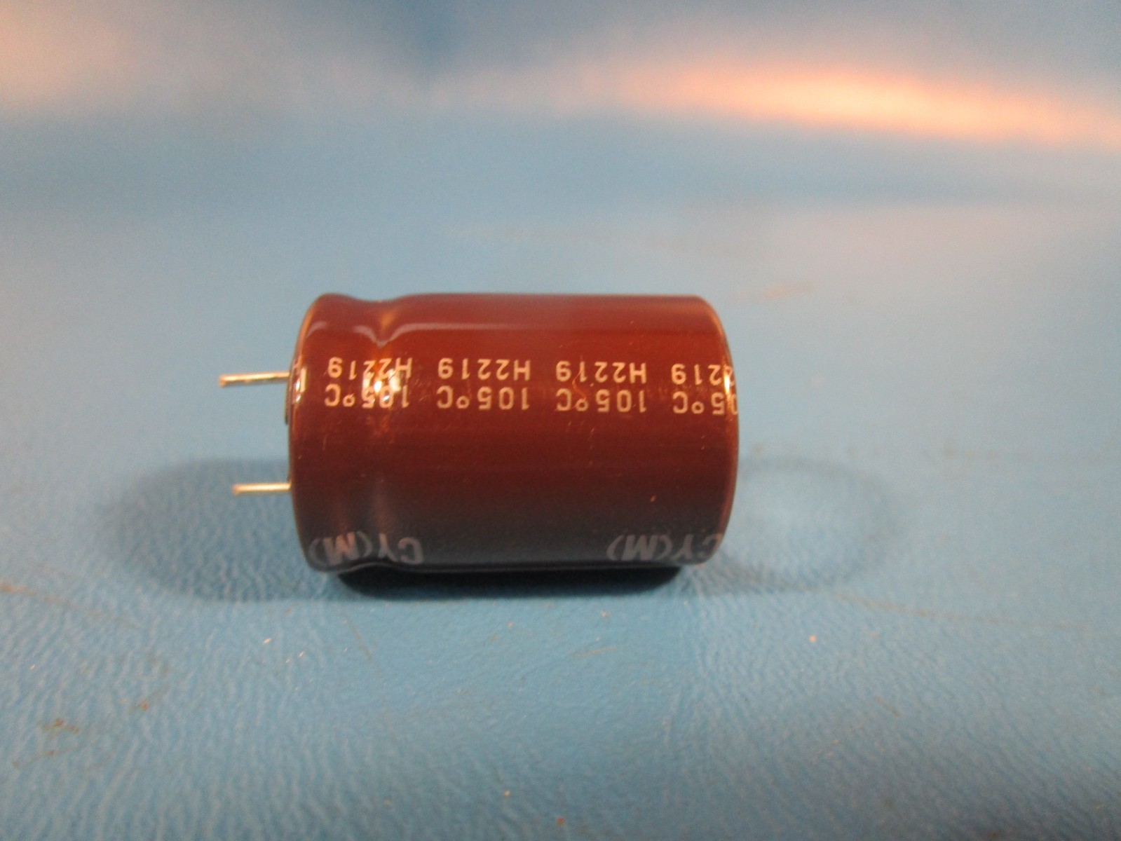 LOT OF 30 Nichicon, UCY2H330MHD3TN, CAP ALUM 33UF 20% 500V RADIAL TH