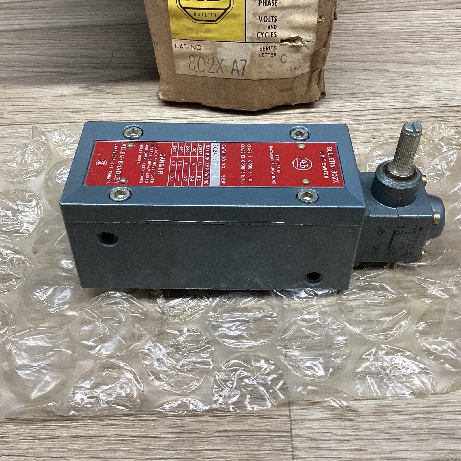 NOS ALLEN BRADLEY 802XA7 SER. C LIMIT SWITCH #828PT153*CO