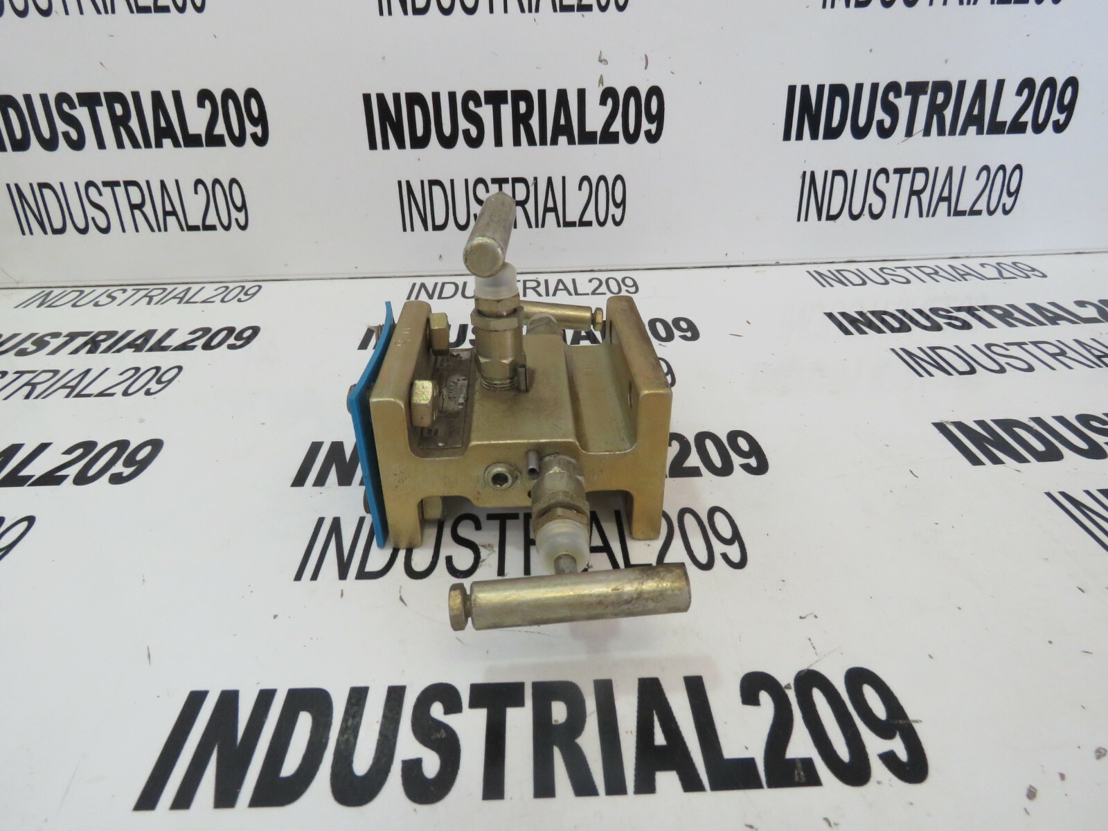 ANDERSON GREENWOOD INSTRUMENT MANIFOLD M4AVIC NEW