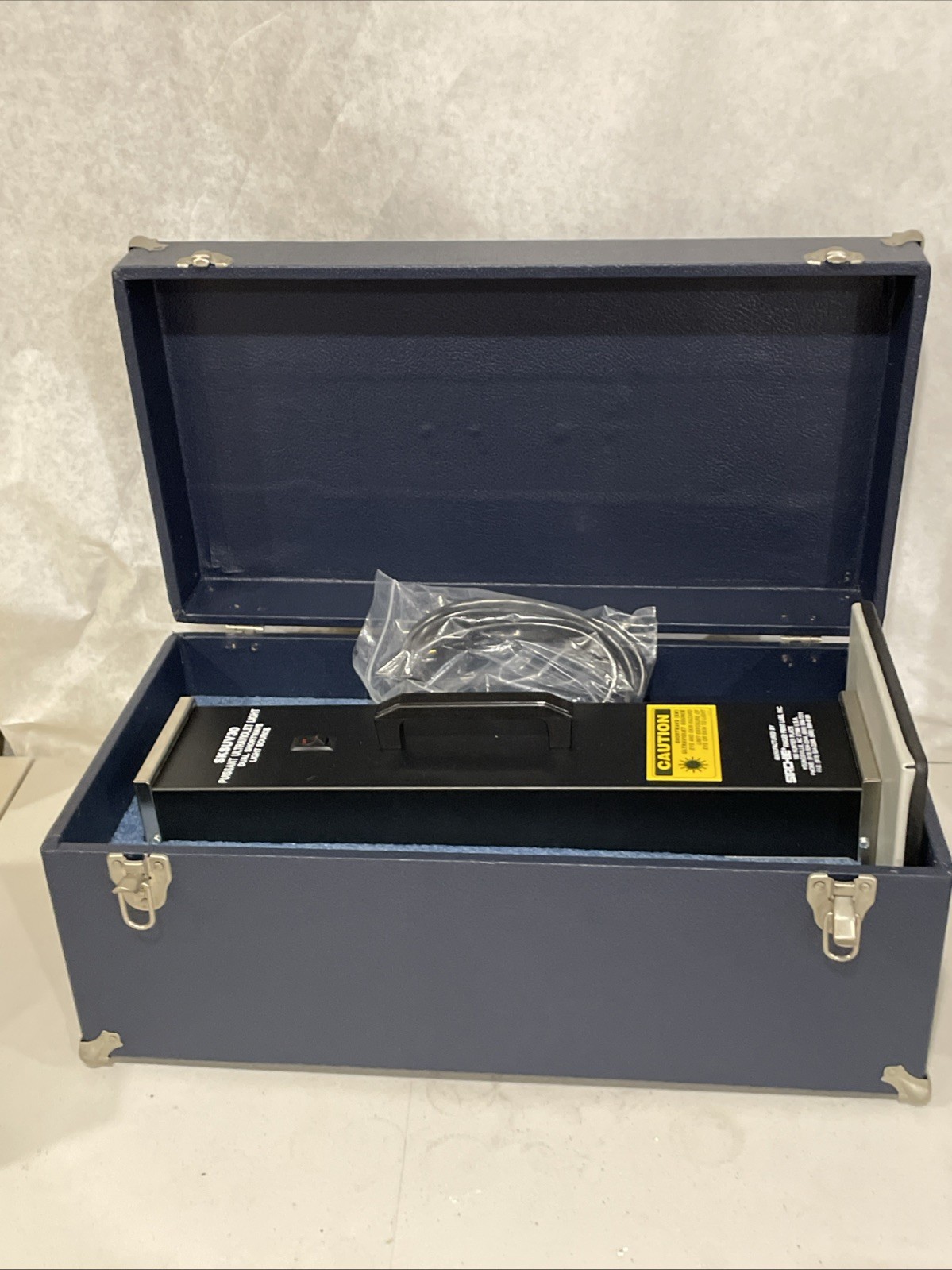 Sirchie SKSUV30 Puissant UltraViolet Light Dual Shortwave Light Source w/Case